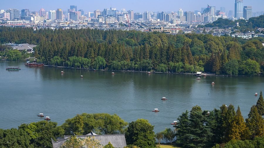 China Business Tours 4 West Lake and the Hangzhou skyline, e-commerce stop on a China business tour
